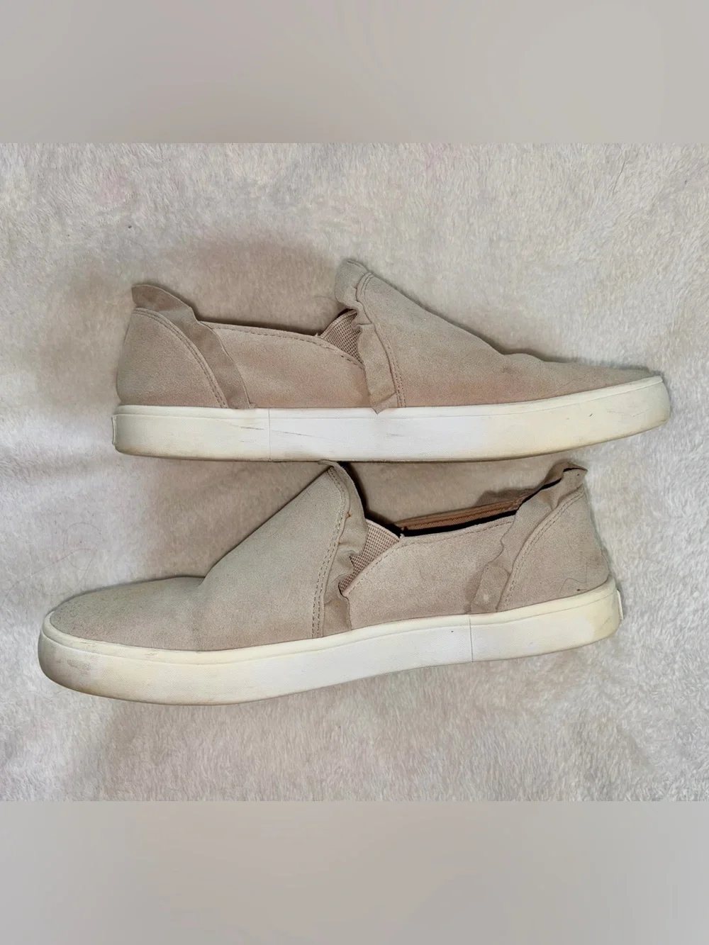 Kate Spade Lilly Suede Ruffle Slip On Sneakers sz 7.5